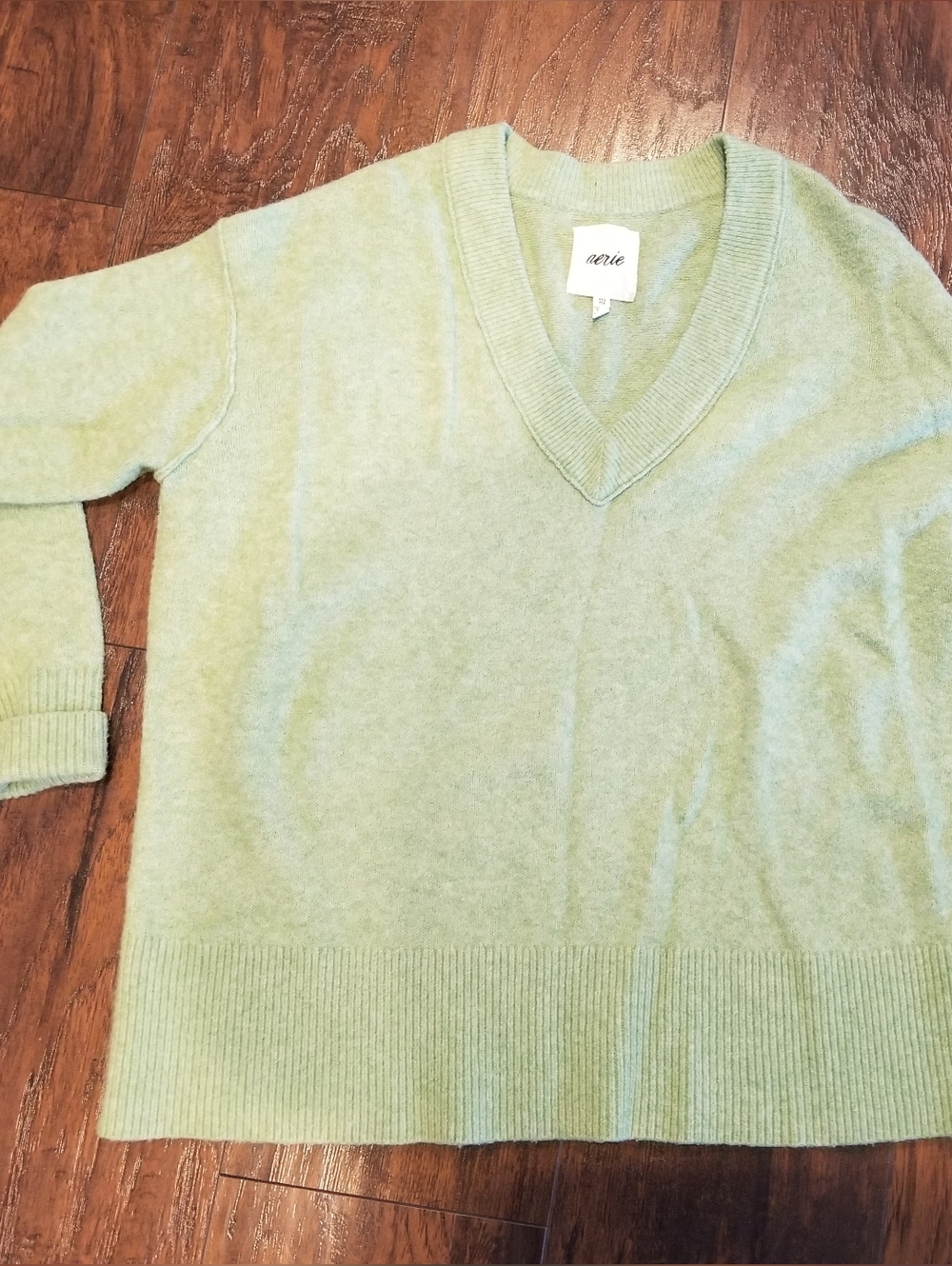 Aerie Size xxs Green V-Neck Sweater Oversized